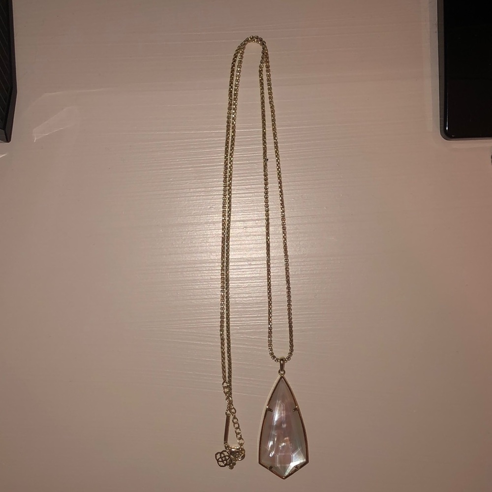 Kendra Scott pendant necklace